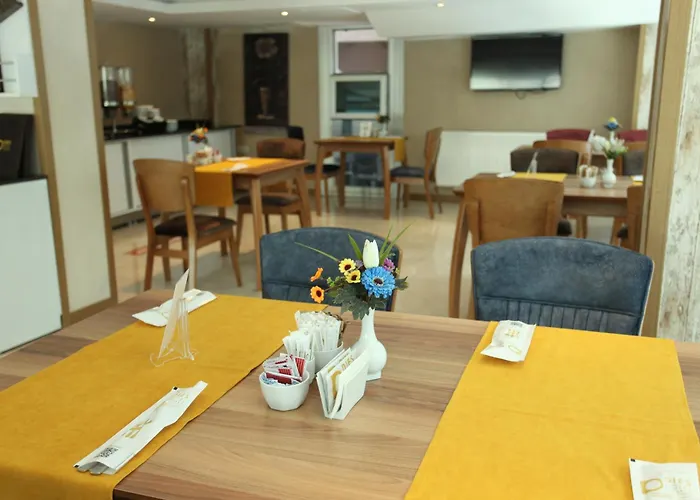 Dies Hotel