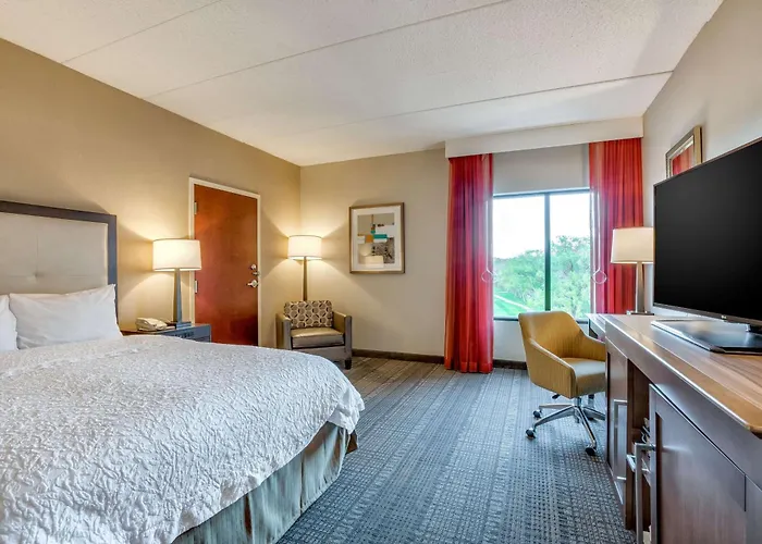 Hampton Inn Boston-Norwood