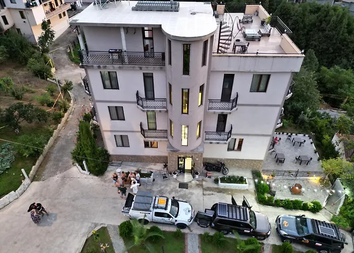 Green Yard Hotel