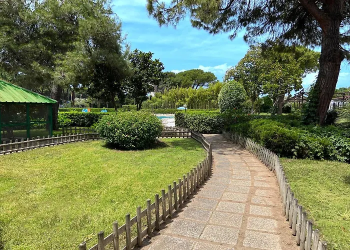 Eraora Hotel Village