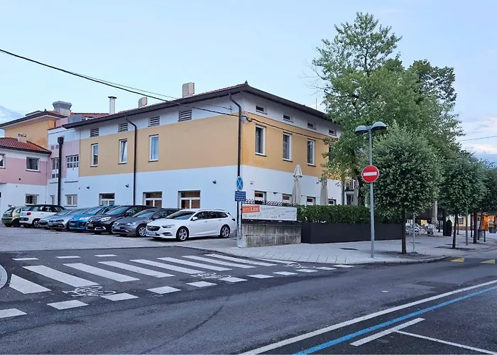 Lipa, Hotel & Bistro