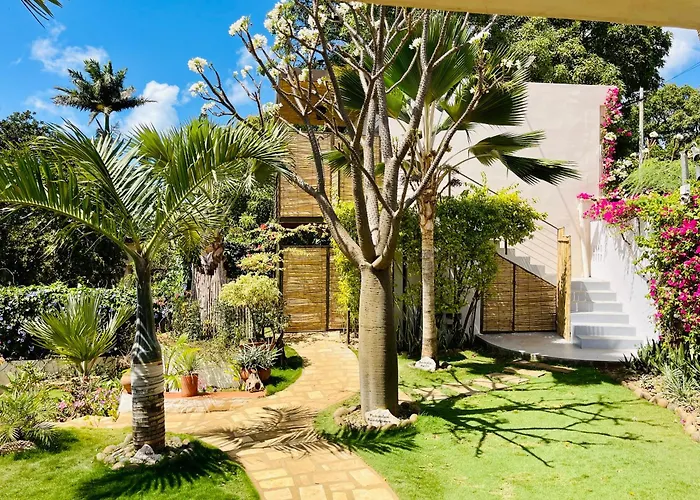 Le Jardin Exotique Hotel