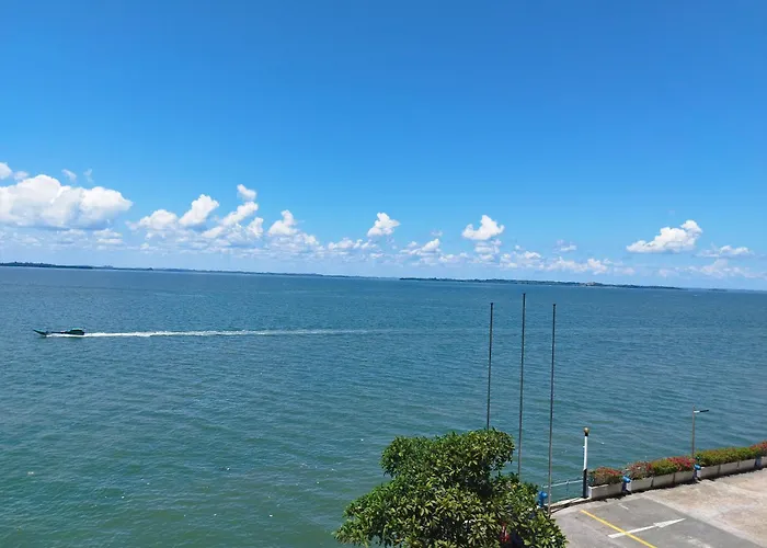 Marine Bay Hotel