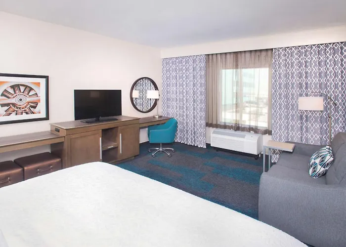 Hampton Inn & Suites Lax El Segundo