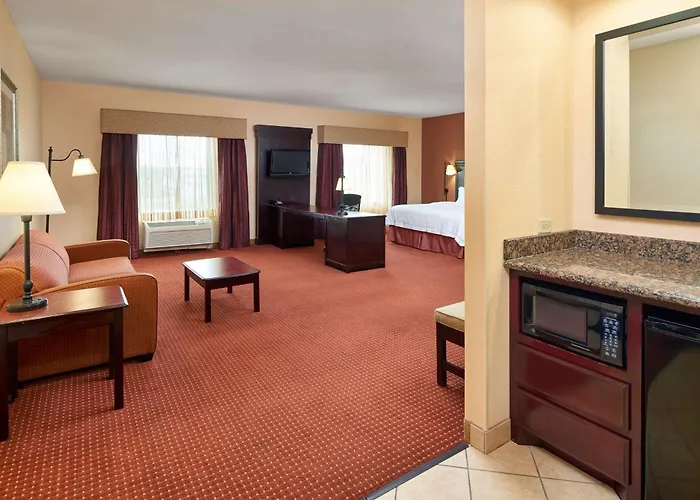 Hampton Inn & Suites Austin South Buda