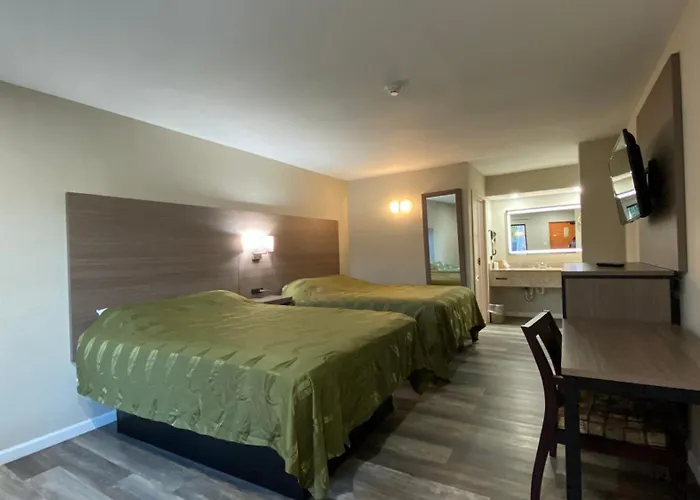 Brentwood Inn & Suites