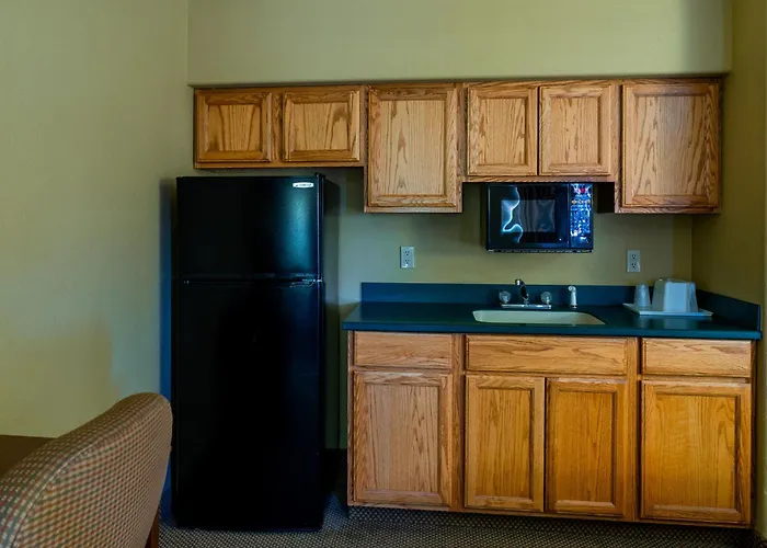 Pinedale Hotel & Suites