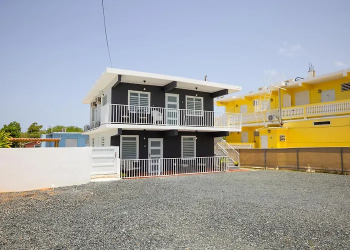R&V Combate Beach House, 2Nd Floor With Pool