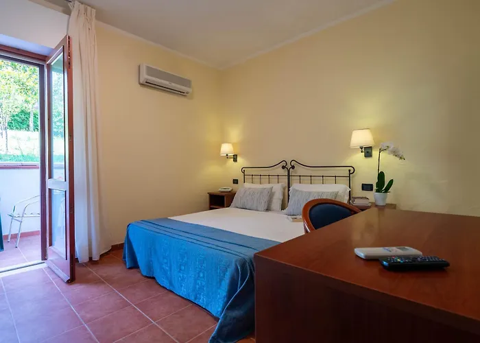 Hotel Mira