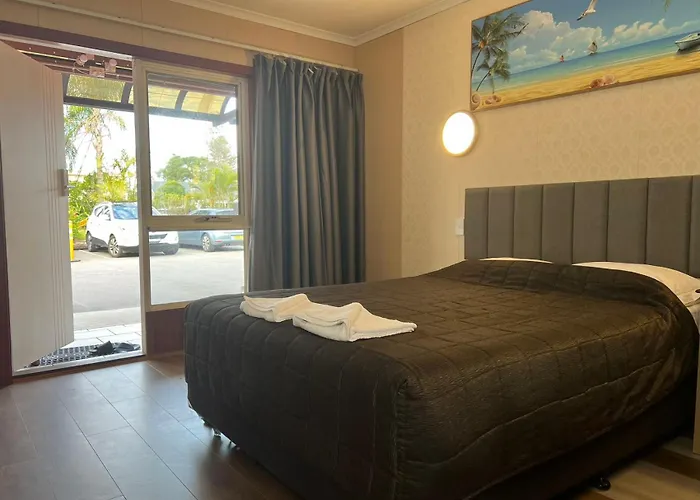 Central Jetty Motel