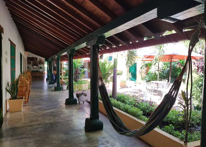 HOTEL NIETO MOMPOX, ubicado en el corazón del centro histórico, frente al rio magdalena en zona de malecón