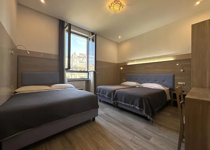 Hotel Midway