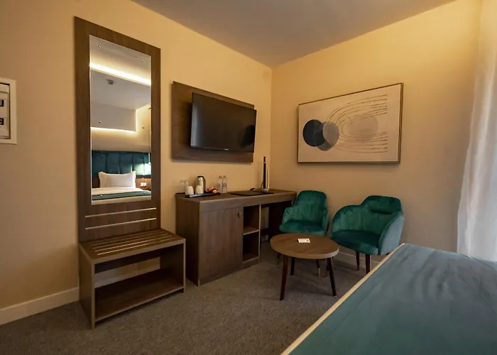 Ad Hotel Pont D'Hydra