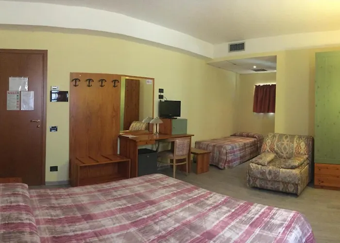 Hotel Alpi Del Mare