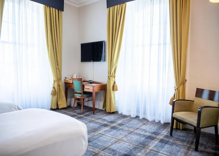 Arnos Manor Hotel