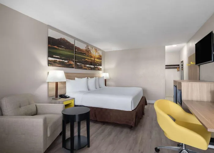 Days Inn By Wyndham Las Vegas Airport Near The Strip