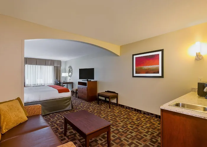 Holiday Inn Express Hotel & Suites Salina By Ihg