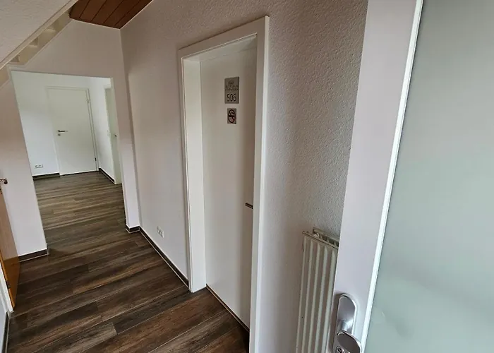 Hotel Dorfkrug Buesum - Guenstige Altbauzimmer Am Oland