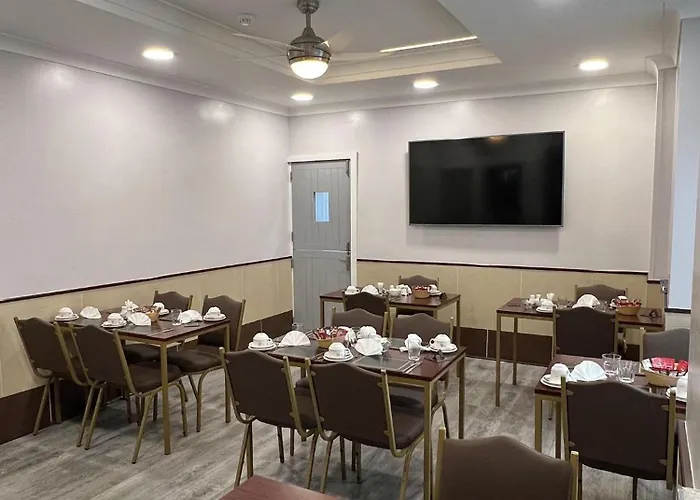 Tudor Rose Hotel
