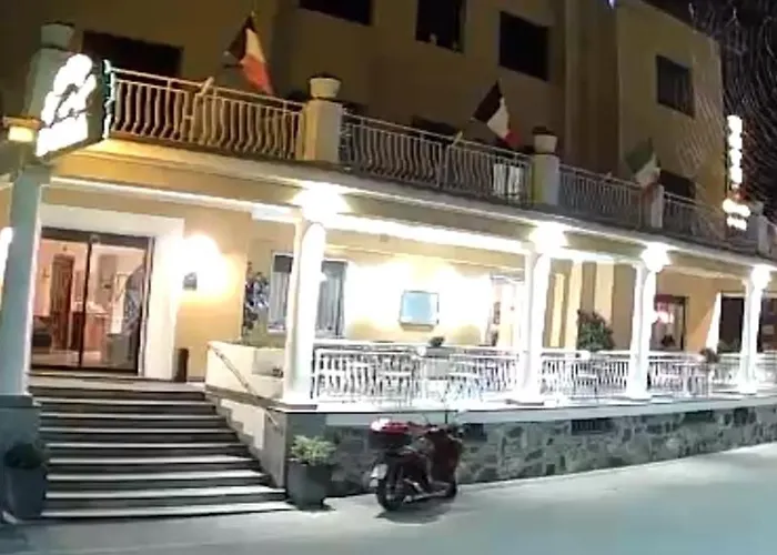 Hotel Dora
