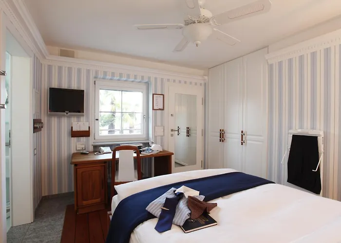 Holiday Hotel Yachtsport Resort Lago Maggiore
