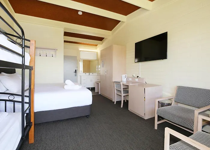 Lake Jindabyne Hotel