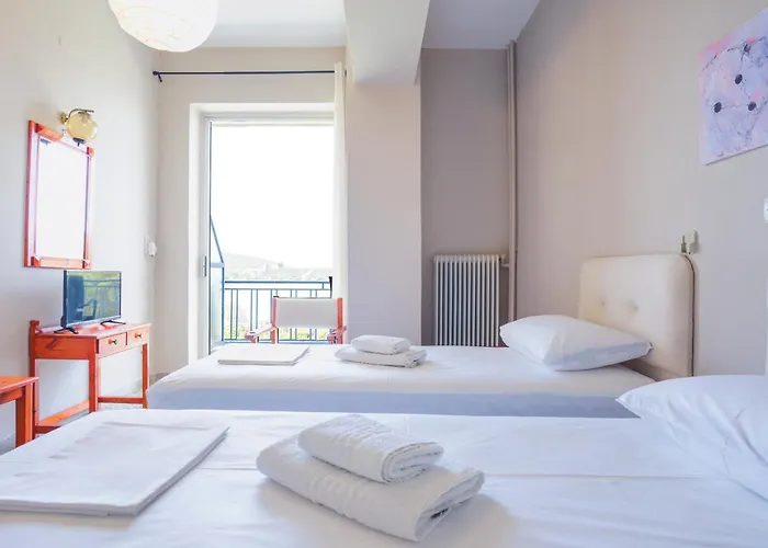 Hotel Korfos - Ξενοδοχείο Κόρφος Renovated