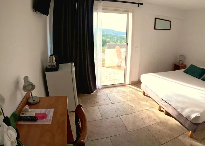 Azur Hotel