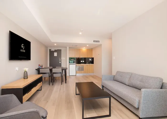 Jephson Hotel & Apartments