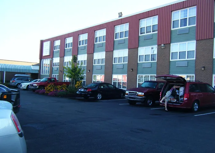 Claymore Inn And Suites