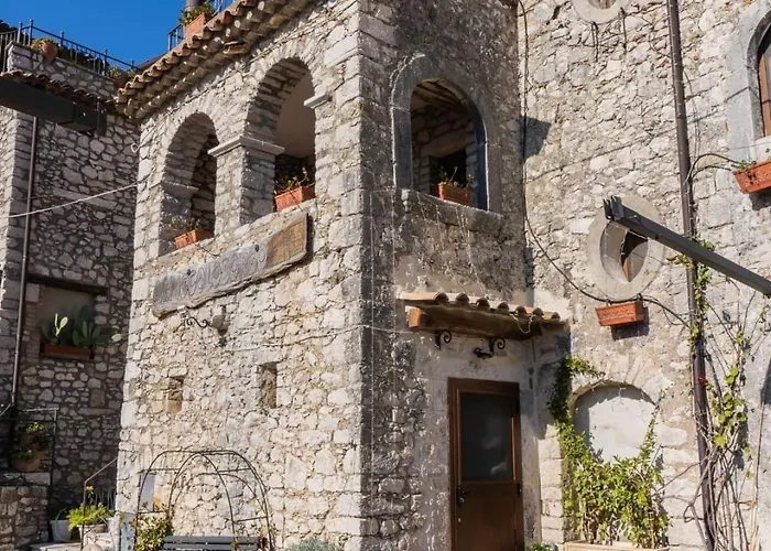 Al Piccolo Borgo Locanda Con Alloggio