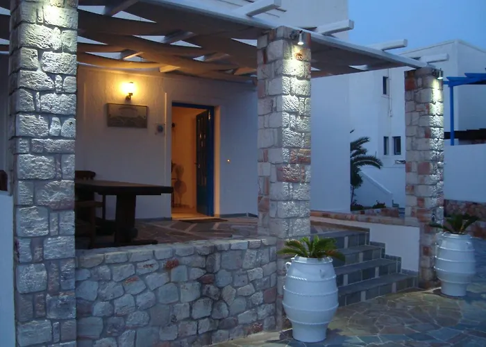 Glaronisia Hotel