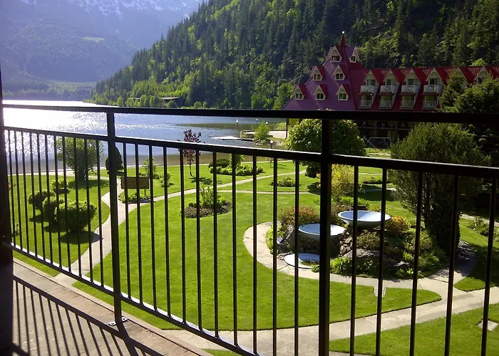 Three Valley Lake Chateau
