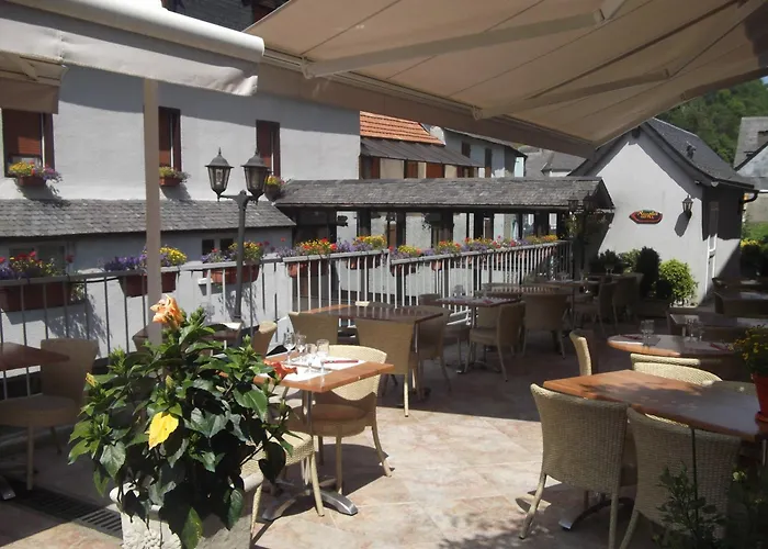 Logis Hôtel Restaurant Auberge de l'Isard