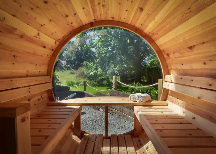 Aphrodites Group - Luxury Hot Tub Suites In Central Lake District!