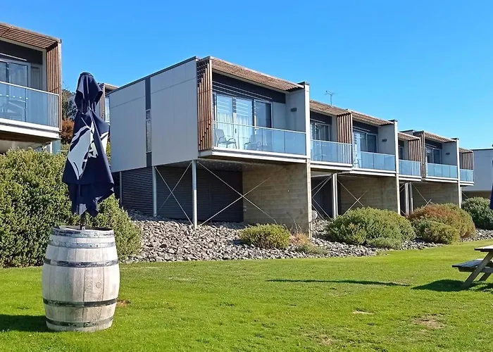 Rosevears Riverview Hotel