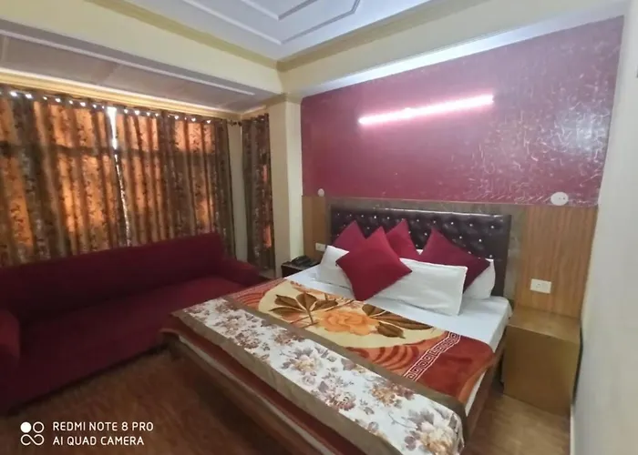 Hotel King Palace - Nature-Valley-Luxury-Room - Prime Location With Parking Facilities