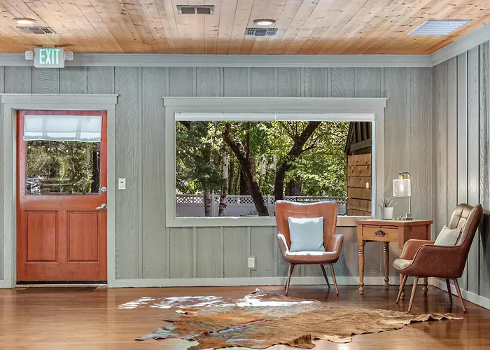 Shasta View Lodge