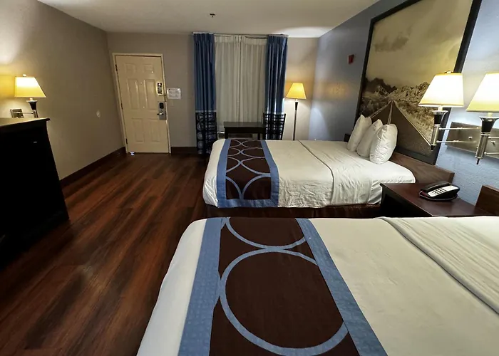 Super 8 By Wyndham Houston Webster Nasa