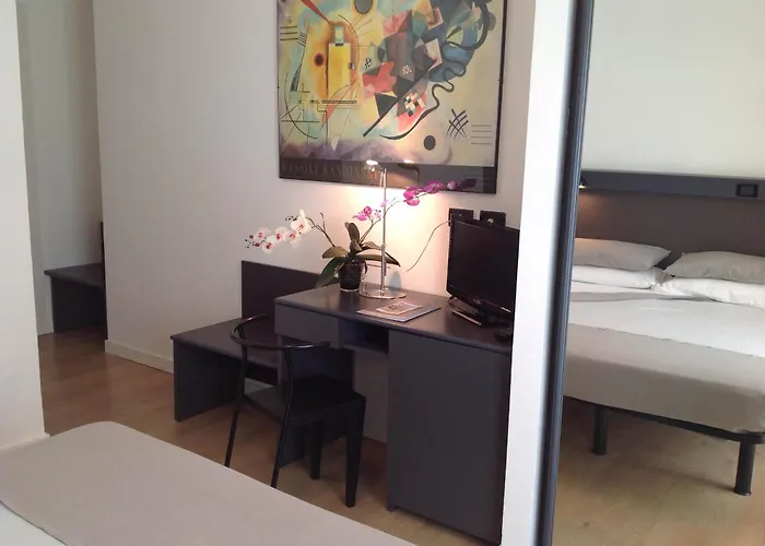Gfh - Hotel Ruhig