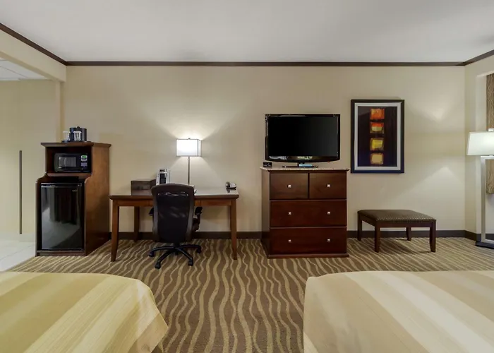 Best Western Premier Denham Inn & Suites