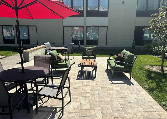 Ramada By Wyndham Newark/Wilmington