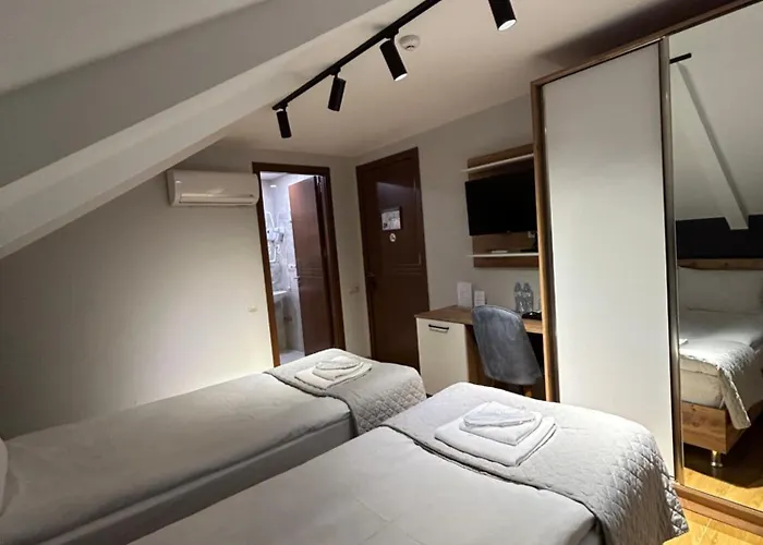 10 Keys Boutique Hotel