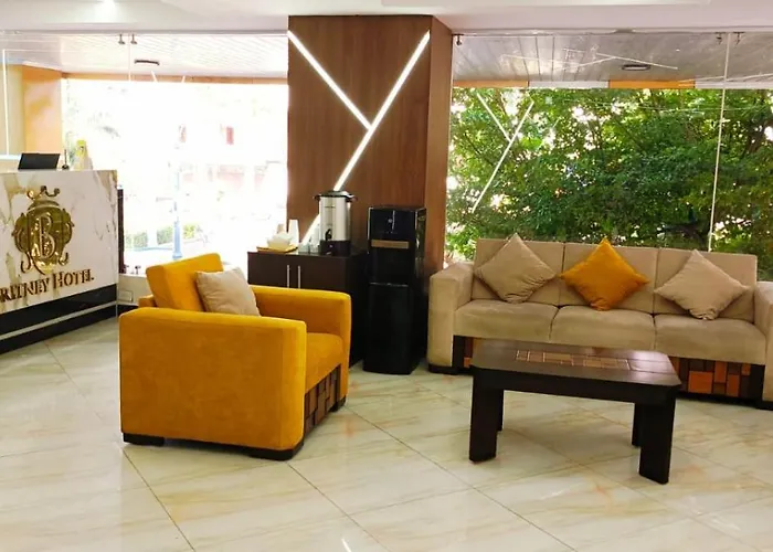 Britney Hotel Machala