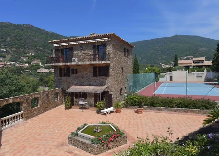 Aparthotel Les Lauriers Roses à Le Le Rayol-Canadel-sur-Mer