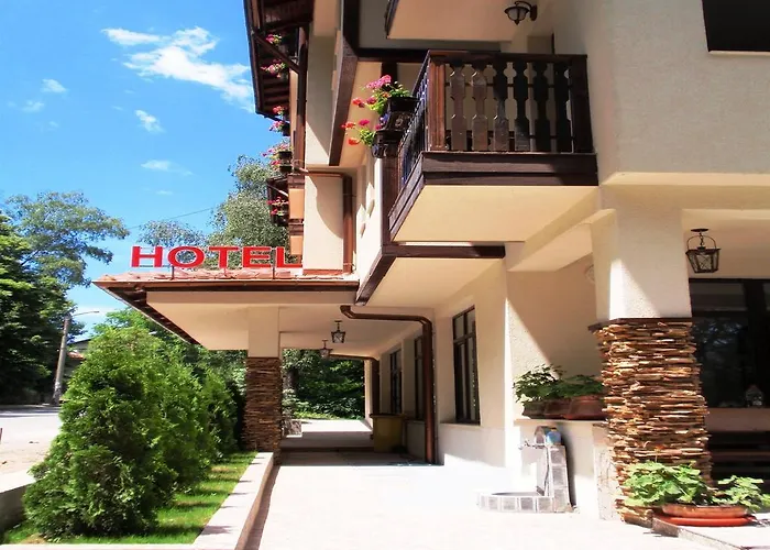 Family Hotel Emaly 2