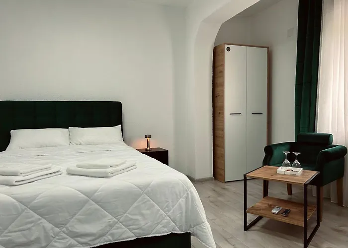 Greenhill Apartments