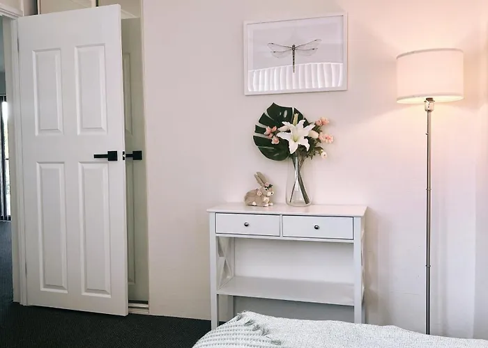 Nautilus Hamptons Style Beach Apartment Merimbula