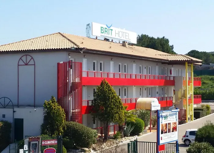 Brit Hotel Essentiel Sète / Balaruc