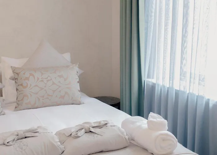 Tattersalls Hotel